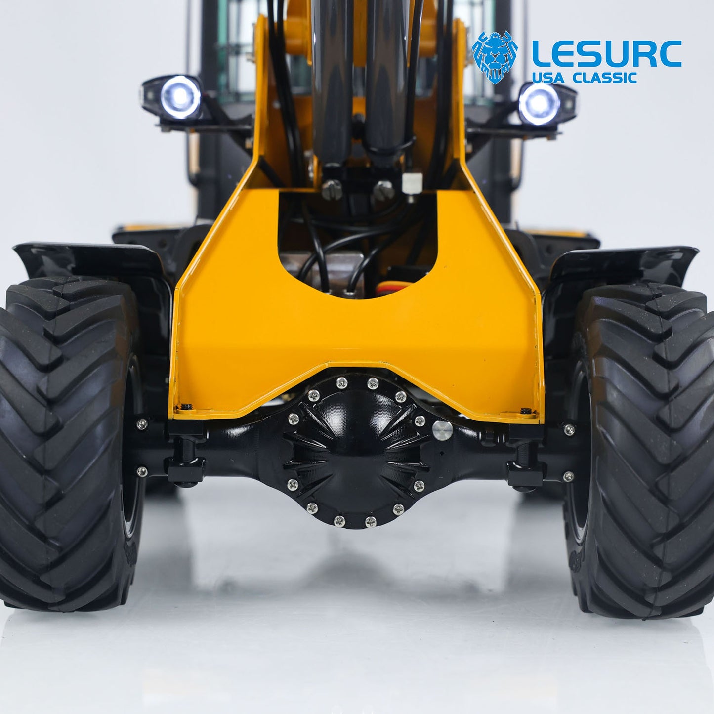 LESU AOUE AT1050 1/14 Metal 4X4 RC Hydraulic Telescopic Arm Loader Sound Light System Fork Bucket for Construction Vehicle Enthusiast