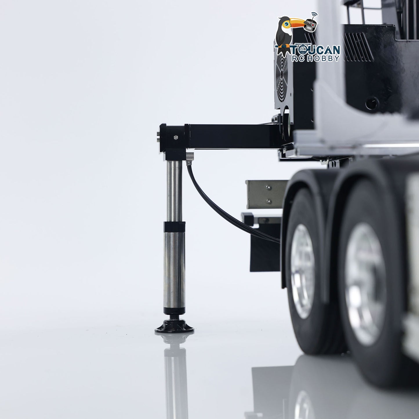 LESU 1/14 Metal RC Logging Truck Hydraulic Crane Tractor Lorry W/O FH16 Cabin Emulated Electric Car Light Sound 2Speed Grearbox