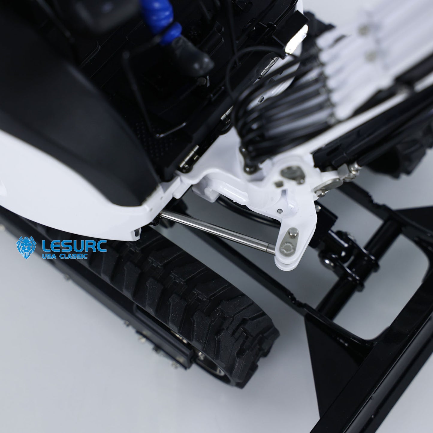 LESU PC30 1/14 Metal RC Hydraulic Excavator B0003 KIT/PNP Mini Digger 6CH Reversing Valve System Brushless Motor Lighting for Hobby Collectors