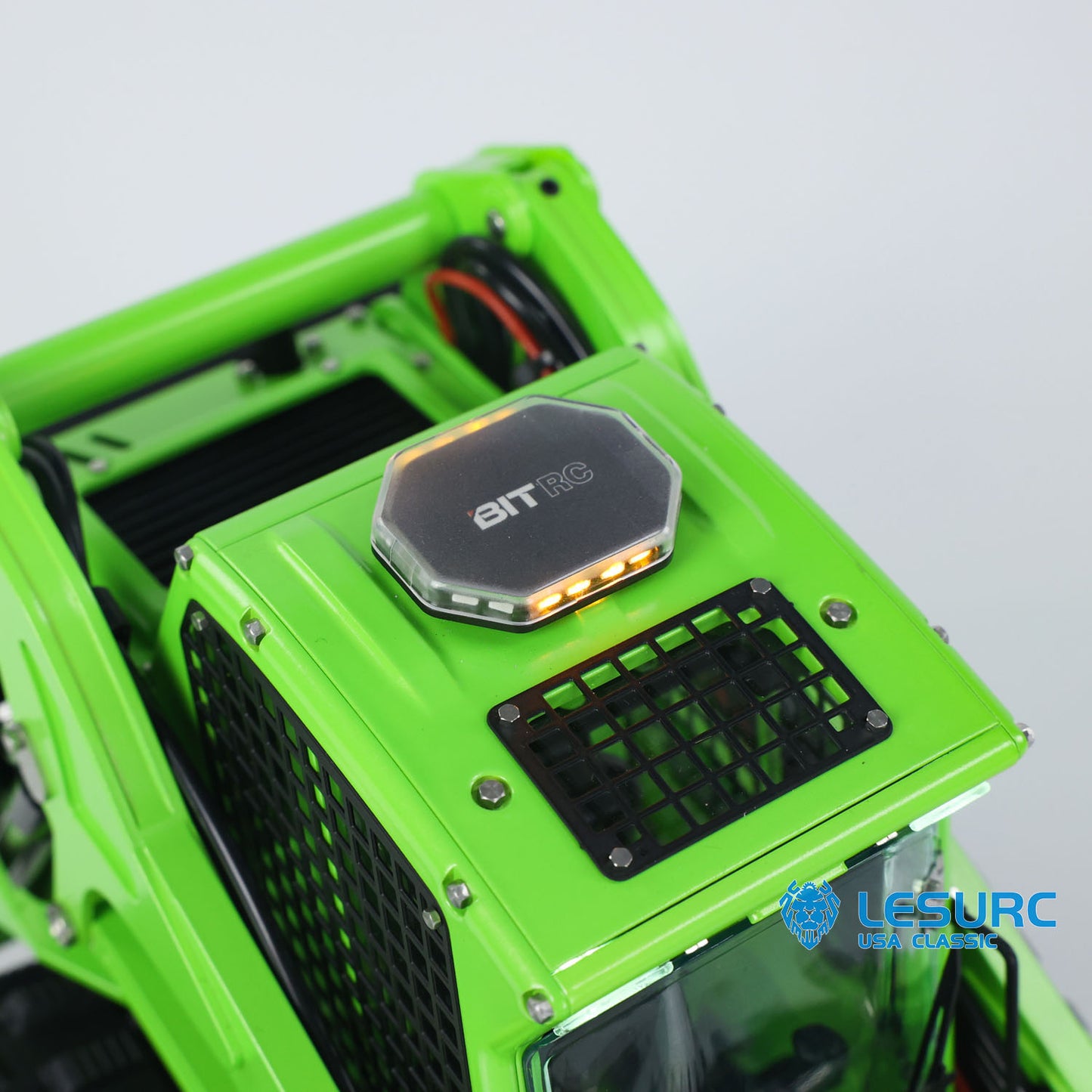 LESU AOUE LT5 1/14 Metal RC Skid-Steer Loader Hydraulic Construction Vehicle with Sound Light FlySky i6S Radio Controller for Model Enthusiast
