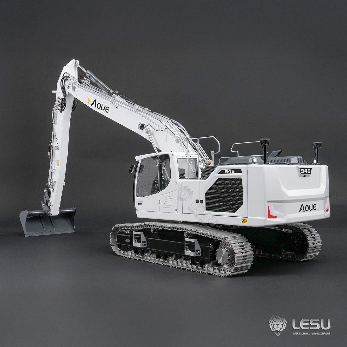 LESU AOUE LR945 1/14 RC Long-reach Hydraulic Excavator CNC Extended Arm Radio Control Digger Model Light 7CH Valve 4MPa Pump