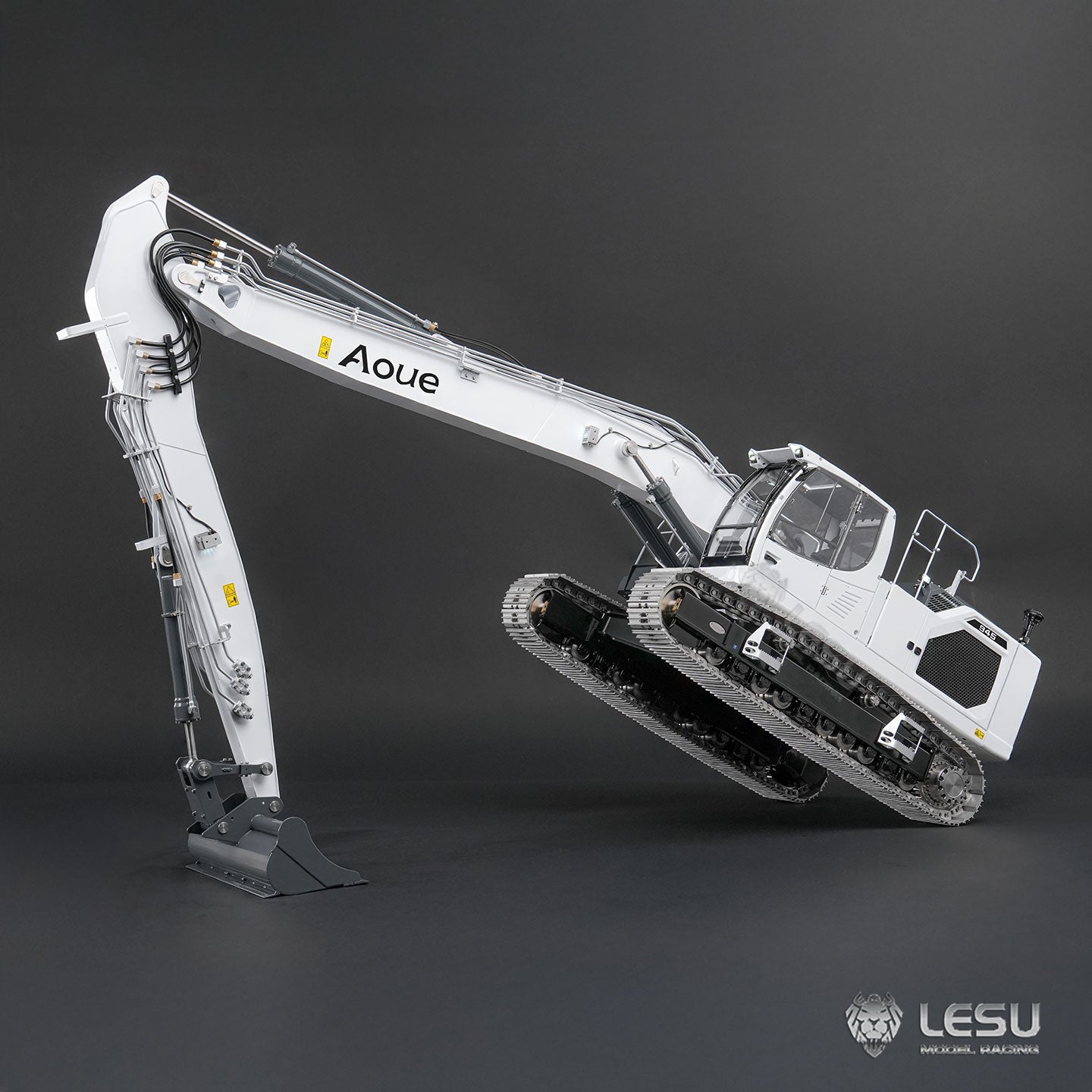 LESU AOUE LR945 1/14 RC Long-reach Hydraulic Excavator CNC Extended Arm Radio Control Digger Model Light 7CH Valve 4MPa Pump
