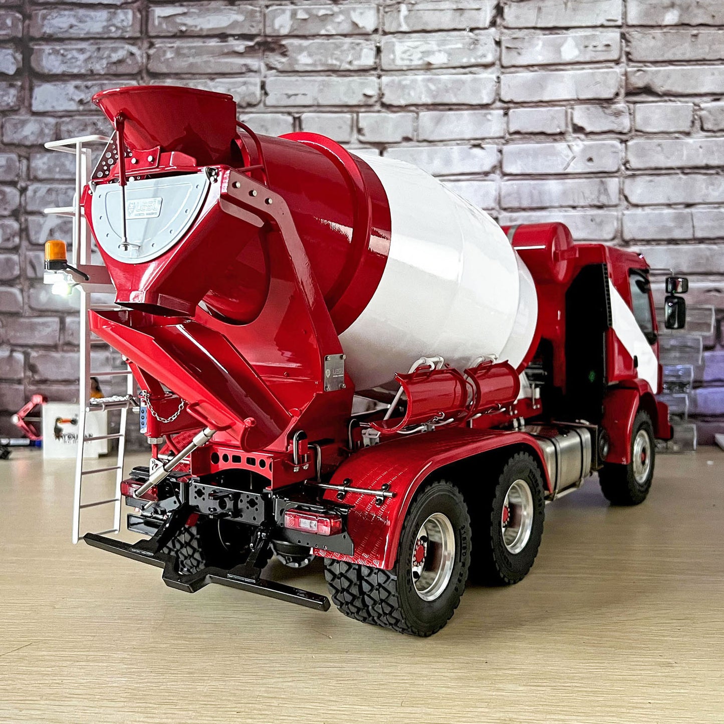 LESU 1/14 6x6 Metal RC Concrete Car Mixer Truck Battery Radio RTR of Construction Vehicle Model W/ I6S Radio Motor Servo Battery