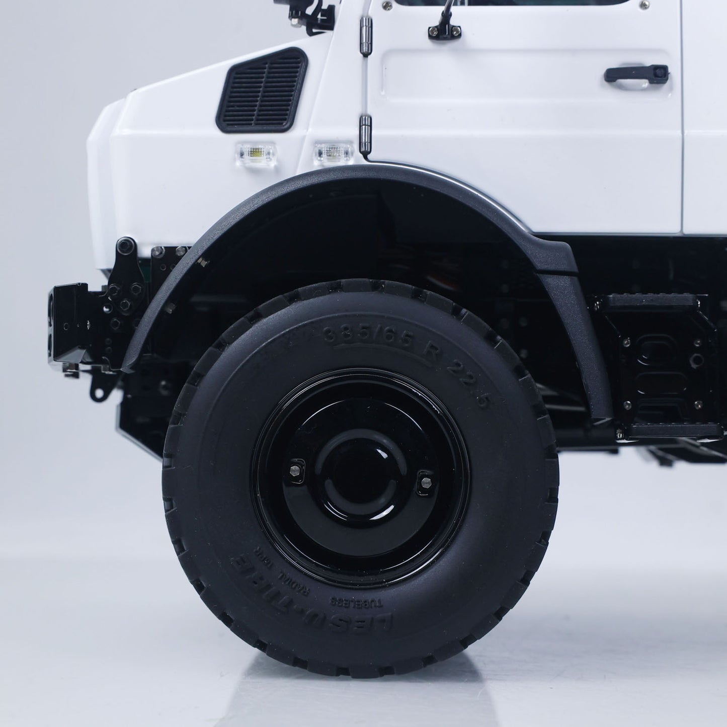 LESU 1/14 U4023 Metal RC Off Road Vehicle 4*4 All-Terrain Light Truck Radio System