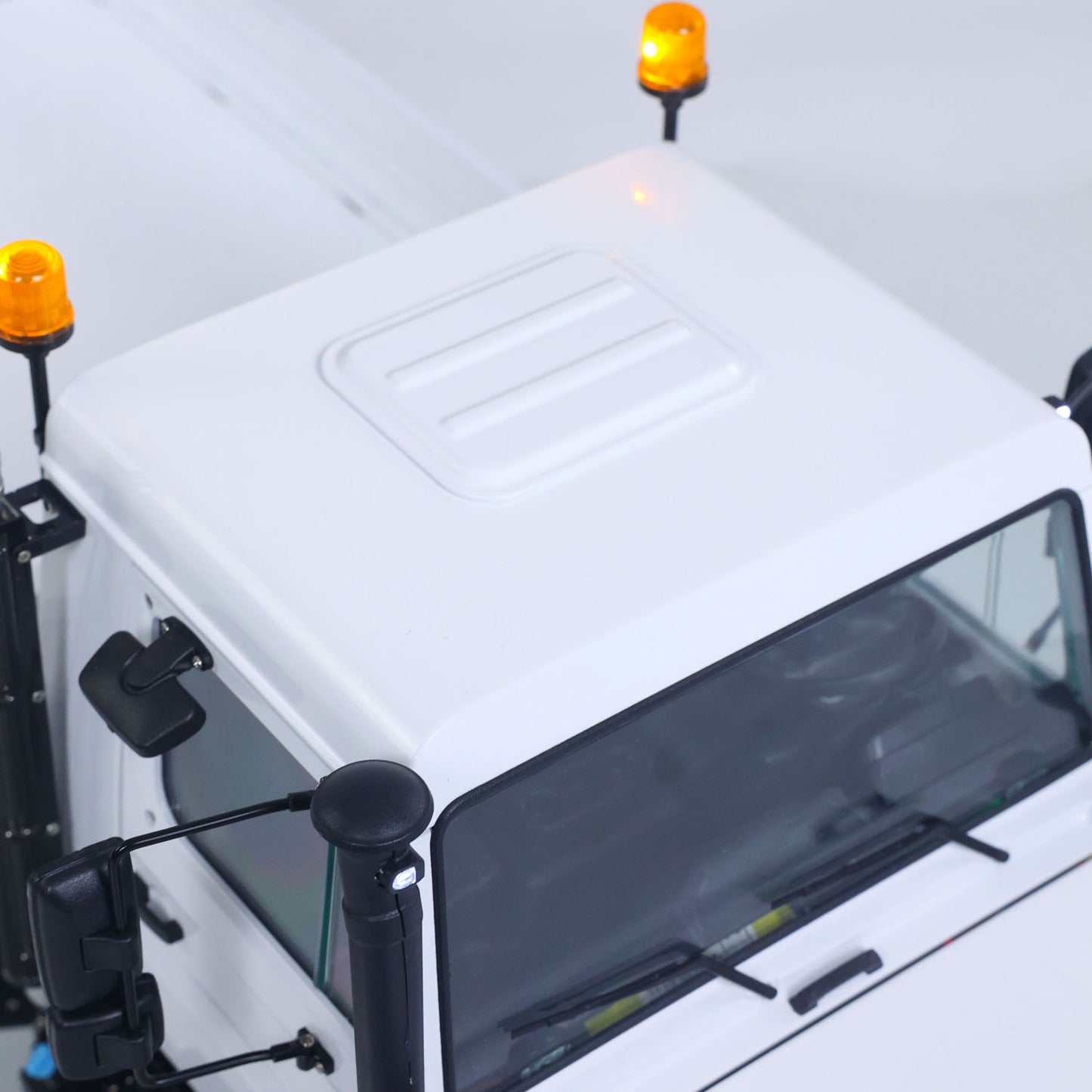 LESU 1/14 U4023 Metal RC Off Road Vehicle 4*4 All-Terrain Light Truck Radio System 