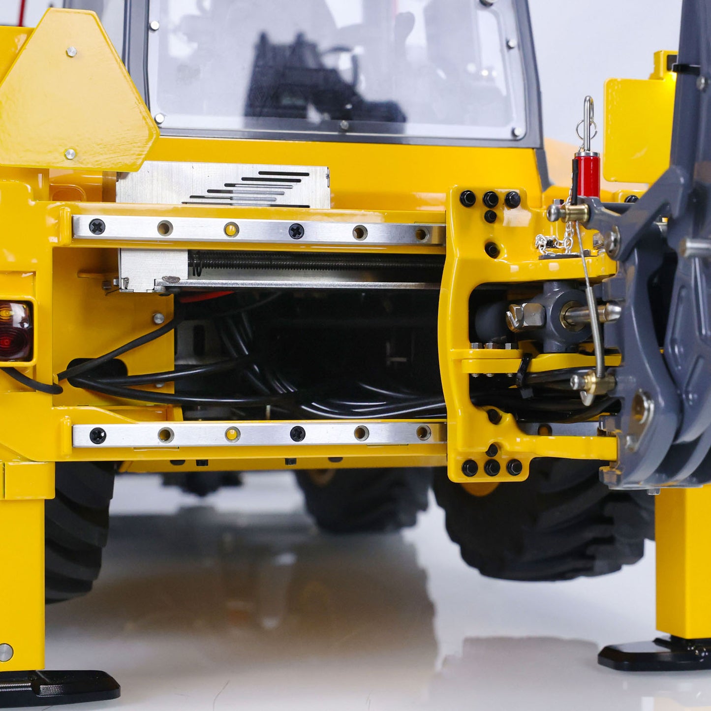 LESU AOUE BL71 1/14 4X4 Metal Hydraulic RC Backhoe Loader A0010 with Support Leg Light Sound System for Construction Vehicle Enthusiast