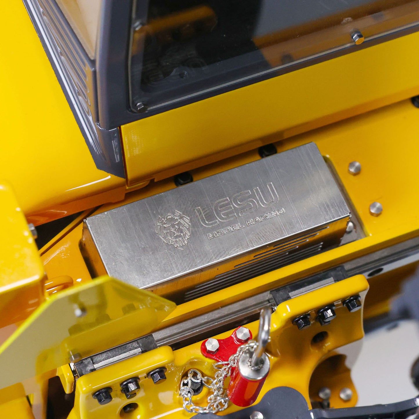 LESU AOUE BL71 1/14 4X4 Metal Hydraulic RC Backhoe Loader A0010 with Support Leg Light Sound System for Construction Vehicle Enthusiast