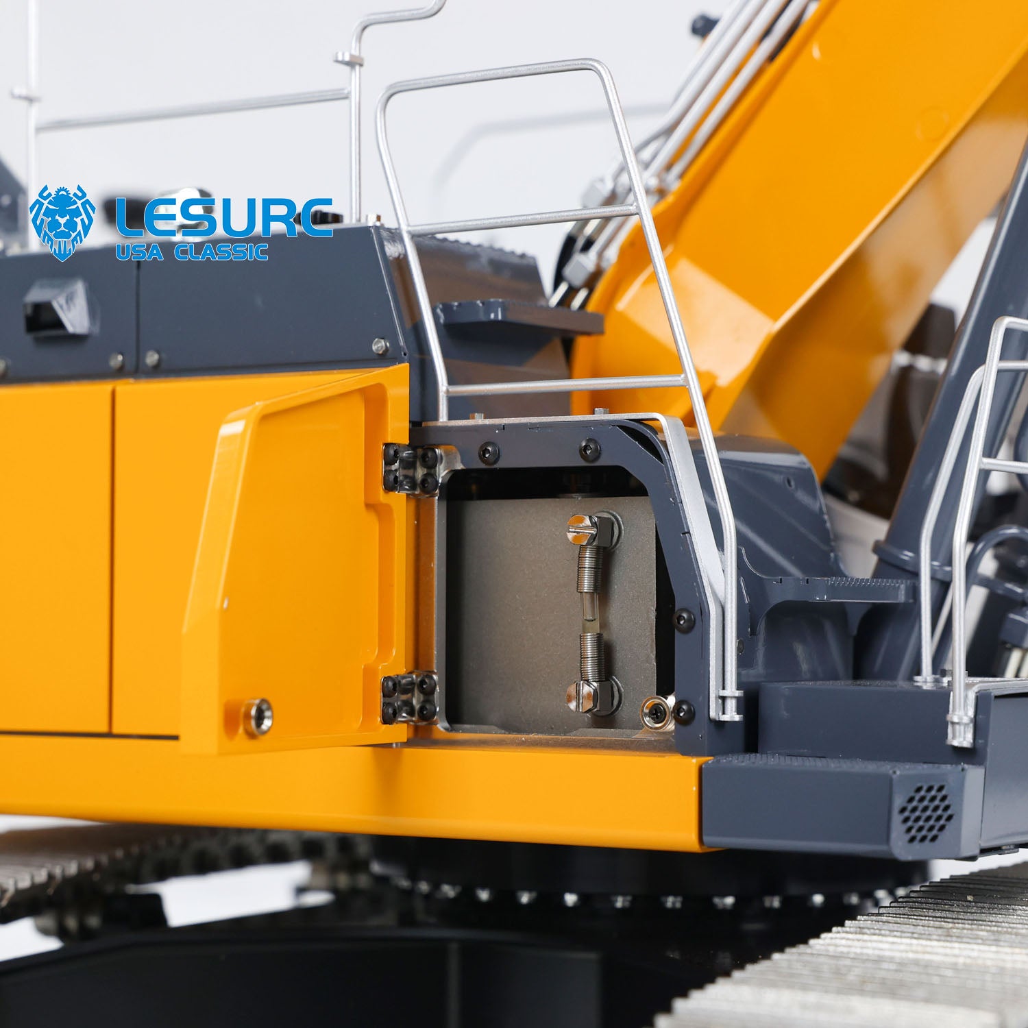 LESU AOUE LR945 Metal 1/14 RC Hydraulic Excavator 3 Arms Digger for Backyard Fun