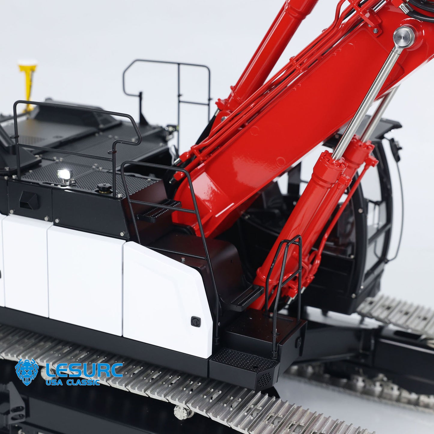 LESU AOUE LR945 Metal 1/14 RC Hydraulic Excavator 3 Arms Digger with Electronic Display