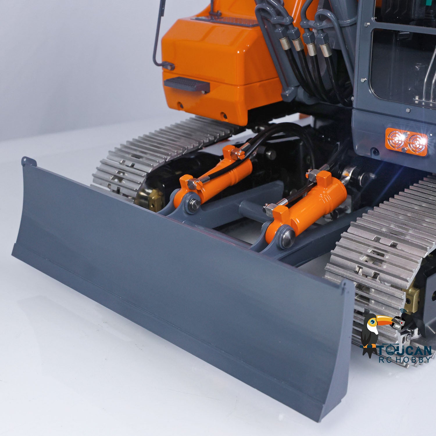 LESU Aoue ET26L 1/14 Metal RC Hydraulic Excavator 3 Arms Digger with PL18EV Radio System GPS