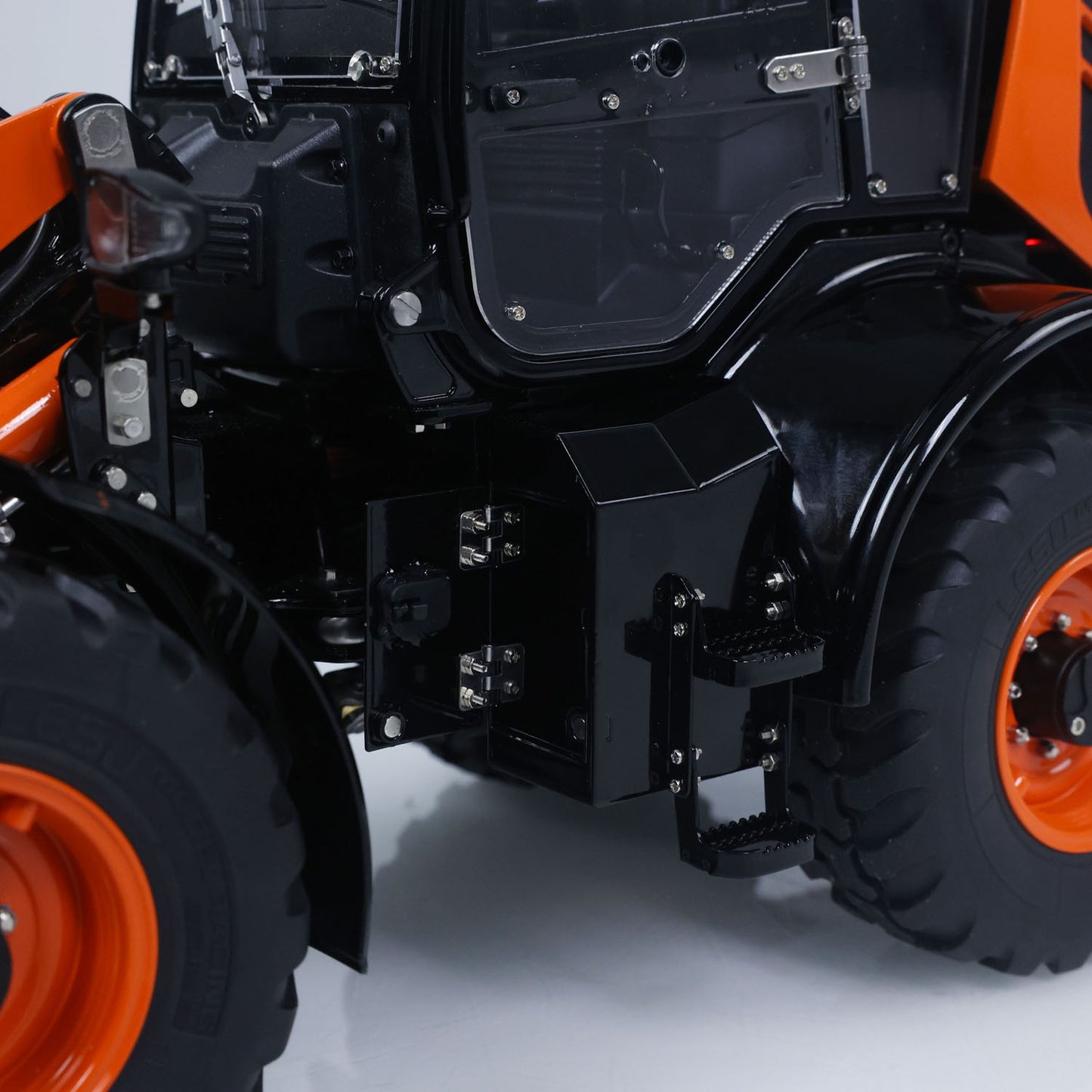 LESU Aoue WA100M-8 1/14 4X4 RC Metal Hydraulic Loader with Sound Light System for Engineering Vehicle Enthusiast