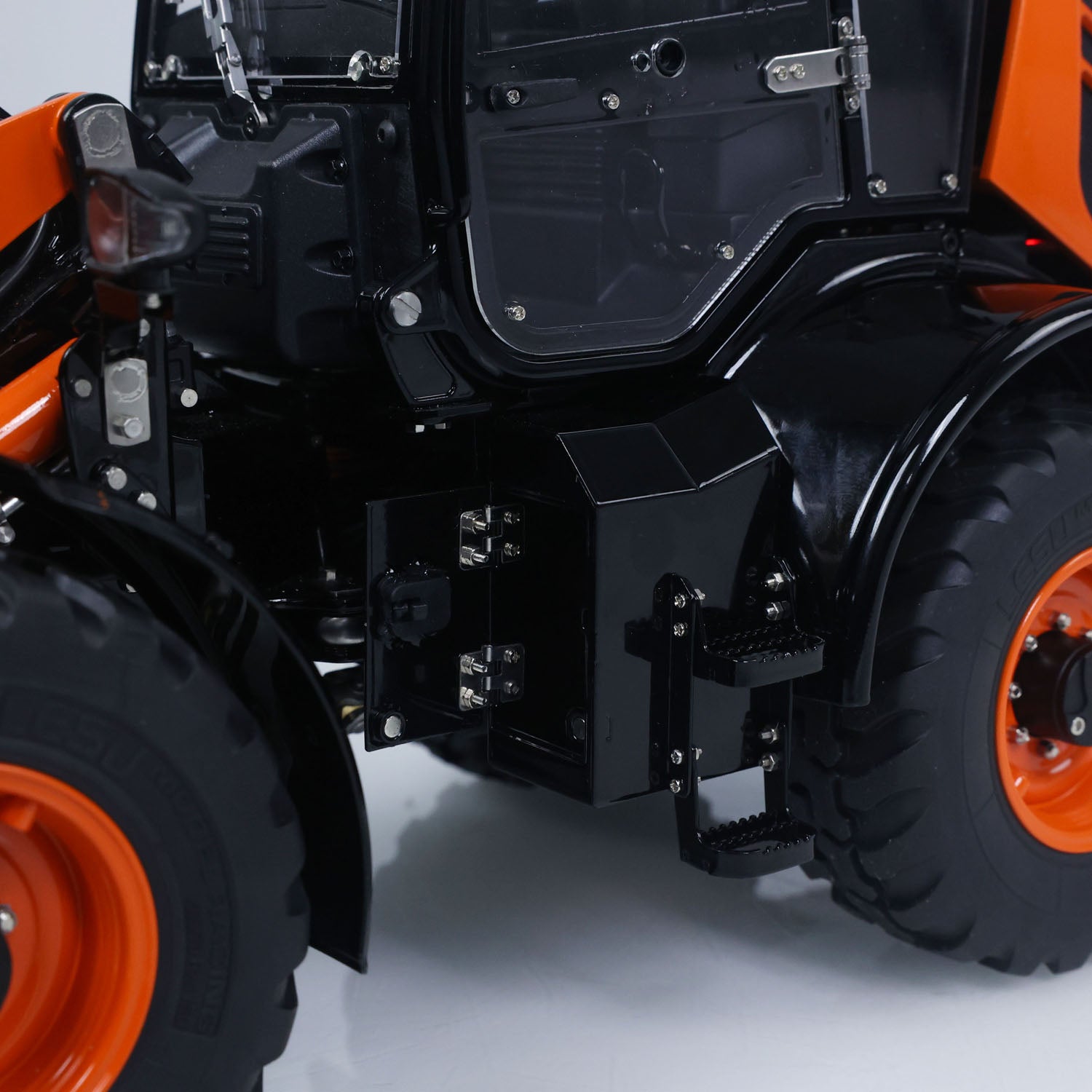 LESU Aoue WA100M-8 1/14 4X4 RC Metal Hydraulic Loader with Sound Light System for Engineering Vehicle Enthusiast